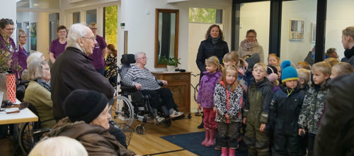 De små synger for de grå ved årets Spil Dansk måned i Ringkøbing-Skjern